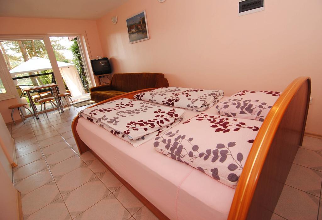 Guesthouse "Nakvyne Pas Zveja" Purvynes Street นิดา ภายนอก รูปภาพ